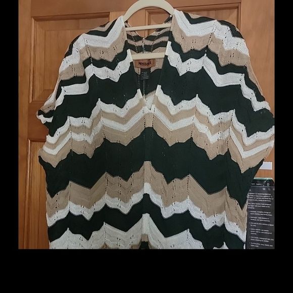 MISSONI SHAWL./ Top....AUTHENTIC GREAT LOOKING...Beautiful And Stylish - Picture 6 of 6